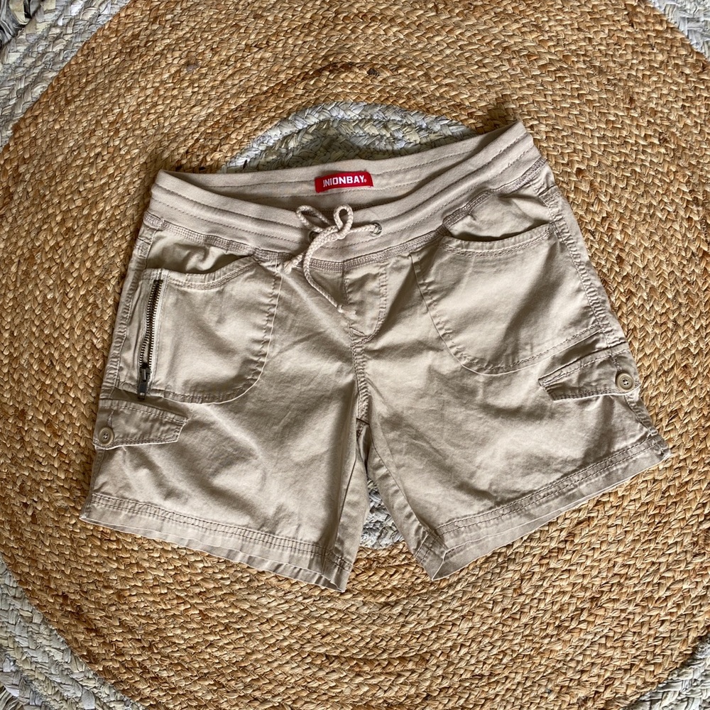 Union Bay Utility Cargo Shorts size 7 Never Worn
